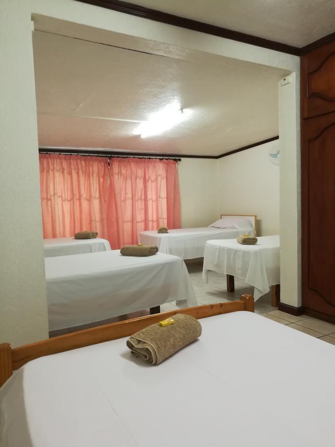 Ahitea Lodge Papeete  Buitenkant foto